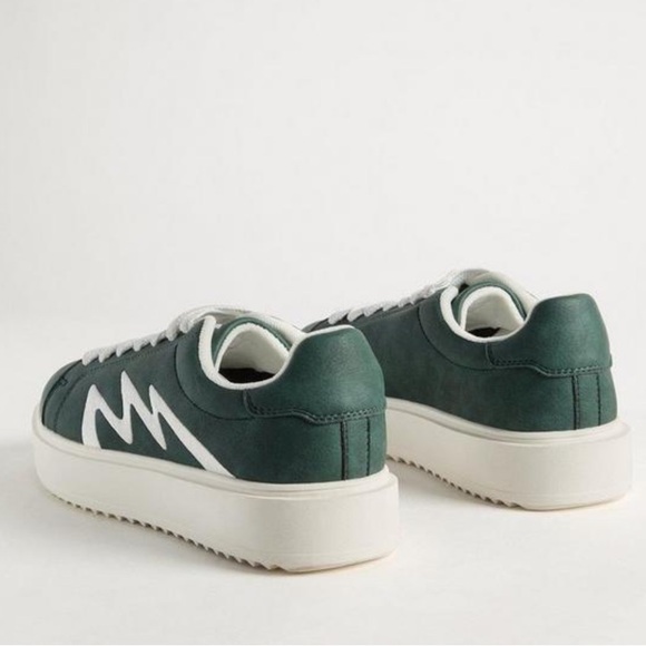 NIB Torrid Chunky Side Detail Lace-Up Sneaker size 9 - Picture 3 of 4